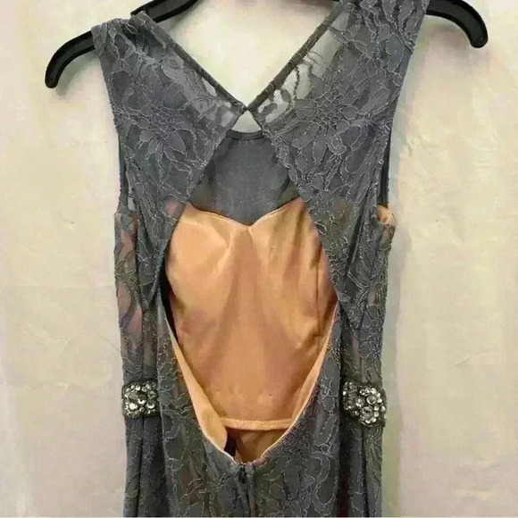 Long Lavender dress  With Beaded Waist, High Slit, With Open Back - Picture 7 of 9